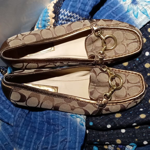 Coach Signature Square-toed Loafers Gold 8M - Picture 1 of 7